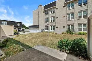 4270 W Cherrywood Ln, Brown Deer, WI 53209 - Photo 22