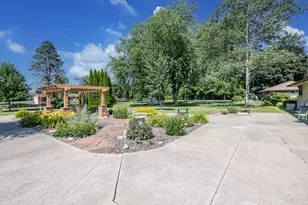 N58W21816 Maclynn Dr, Menomonee Falls, WI 53051 - Photo 6