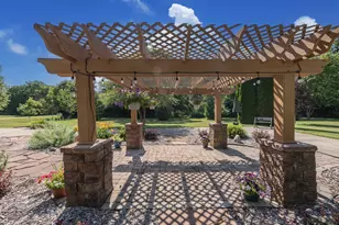 N58W21816 Maclynn Dr, Menomonee Falls, WI 53051 - Photo 10