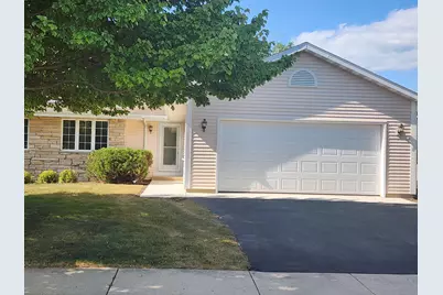 418 E 3rd Ave, Elkhorn, WI 53121 - Photo 1