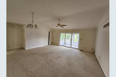 418 E 3rd Ave, Elkhorn, WI 53121 - Photo 4