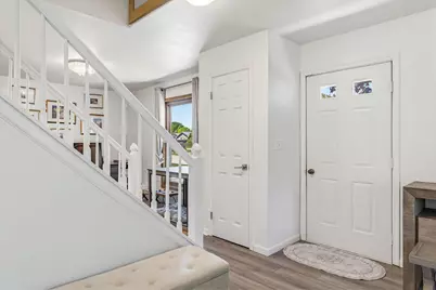 N78W15289  Haymeadow Rd, Menomonee Falls, WI 53051 - Photo 2