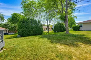 N78W15289 Haymeadow Rd, Menomonee Falls, WI 53051 - Photo 30