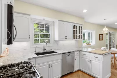 2800  Berkshire Dr, Waukesha, WI 53188 - Photo 14