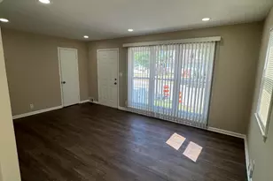 5525 N Long Island Dr, Milwaukee, WI 53209 - Photo 8