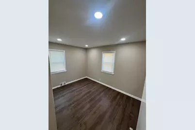 5525 N Long Island Dr, Milwaukee, WI 53209 - Photo 18