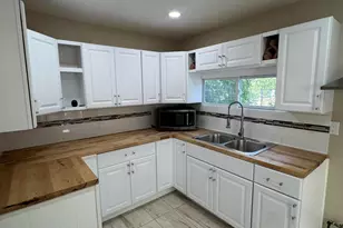 5525 N Long Island Dr, Milwaukee, WI 53209 - Photo 4