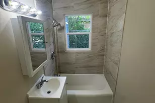 5525 N Long Island Dr, Milwaukee, WI 53209 - Photo 12