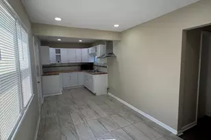 5525 N Long Island Dr, Milwaukee, WI 53209 - Photo 10
