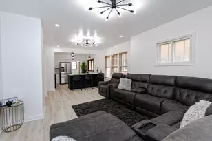 2322 S 63rd St, West Allis, WI 53219 - Photo 8