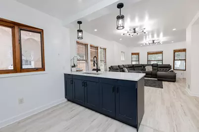 2322 S 63rd St, West Allis, WI 53219 - Photo 6