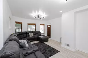 2322 S 63rd St, West Allis, WI 53219 - Photo 10