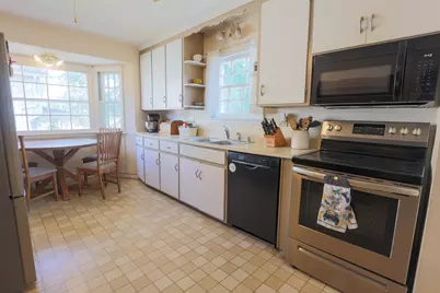 626  Union St, Hartford, WI 53027 - Photo 8