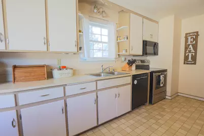 626  Union St, Hartford, WI 53027 - Photo 10