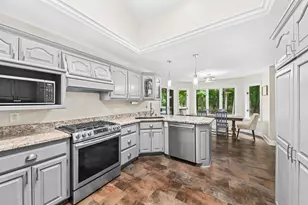 N64W33946 Lakeview Dr, Merton, WI 53066 - Photo 6