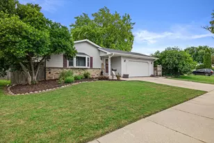 7913 48th Ave, Kenosha, WI 53142 - Photo 2