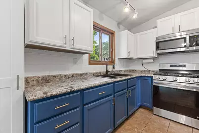 2021  4 Mile Rd, Racine, WI 53402 - Photo 10