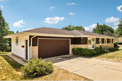 443  Park Ave, Burlington, WI 53105 - Photo 6