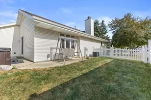 10365 S Kelly Dr, Oak Creek, WI 53154 - Photo 2