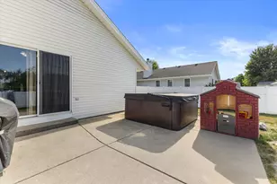 10365 S Kelly Dr, Oak Creek, WI 53154 - Photo 32