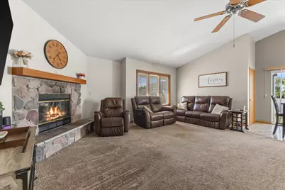 10365 S Kelly Dr, Oak Creek, WI 53154 - Photo 6