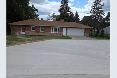 2027  Summit Ave, Waukesha, WI 53188 - Photo 4
