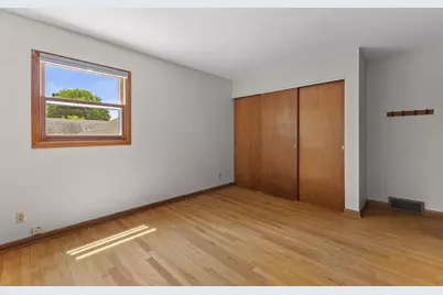 5429  Erie St, Racine, WI 53402 - Photo 16