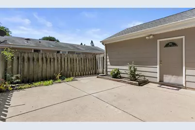5429  Erie St, Racine, WI 53402 - Photo 36