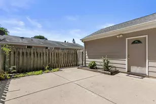 5429 Erie St, Racine, WI 53402 - Photo 36