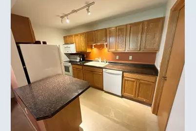 W169N11586  Biscayne Dr #13, Germantown, WI 53022 - Photo 4