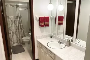 W169N11586 Biscayne Dr, Germantown, WI 53022 - Photo 12