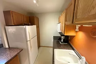 W169N11586 Biscayne Dr, Germantown, WI 53022 - Photo 6