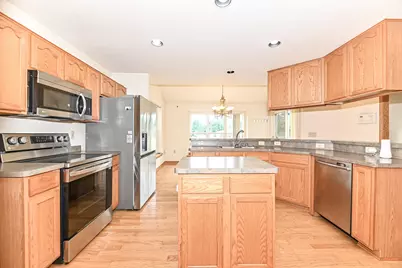 11042 W Villa Ave, Milwaukee, WI 53224 - Photo 10