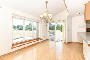 11042 W Villa Ave, Milwaukee, WI 53224 - Photo 14