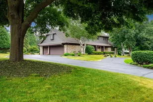1790 Kelly Ln, Brookfield, WI 53045 - Photo 4