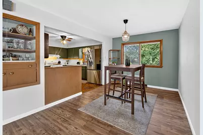 586  Oak St, Burlington, WI 53105 - Photo 8