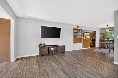586  Oak St, Burlington, WI 53105 - Photo 6