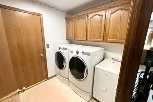 W236N7179 Meadow Ln, Sussex, WI 53089 - Photo 16