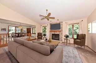 W236N7179 Meadow Ln, Sussex, WI 53089 - Photo 2