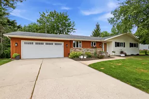 1020 S Washington Dr, Howards Grove, WI 53083 - Photo 1