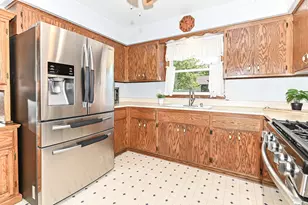 3310 E Woodview Ave, Oak Creek, WI 53154 - Photo 10