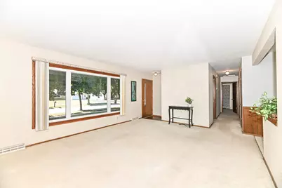 3310 E Woodview Ave, Oak Creek, WI 53154 - Photo 6