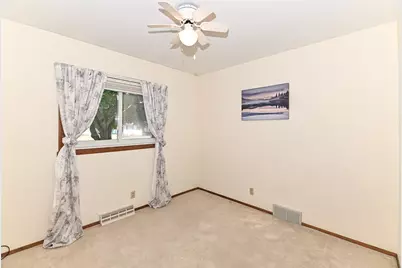 3310 E Woodview Ave, Oak Creek, WI 53154 - Photo 18