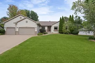 4033 Beverly Dr, Onalaska, WI 54650 - Photo 1