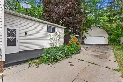 419  Hayes Ave, Racine, WI 53405 - Photo 2