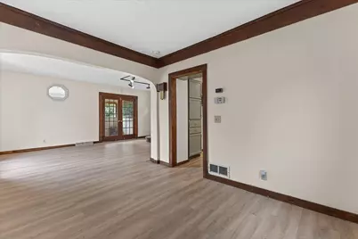 419  Hayes Ave, Racine, WI 53405 - Photo 4