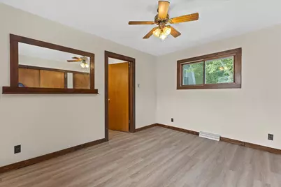 419  Hayes Ave, Racine, WI 53405 - Photo 14