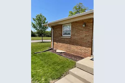 1422 W Van Norman Ave, Milwaukee, WI 53221 - Photo 2