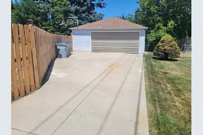 1422 W Van Norman Ave, Milwaukee, WI 53221 - Photo 86