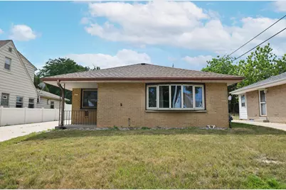 4777 S 14th St, Milwaukee, WI 53221 - Photo 2